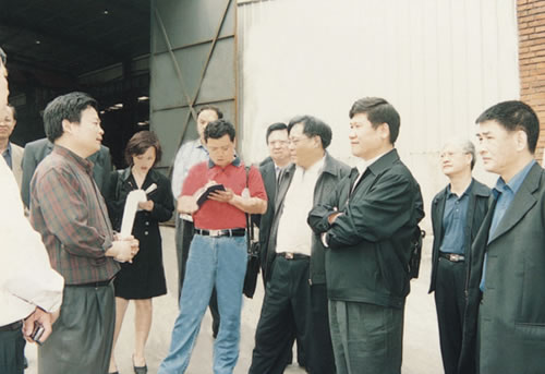 時(shí)任武漢市市長，湖北省常務(wù)副省長李憲生到公司指導(dǎo)工作
